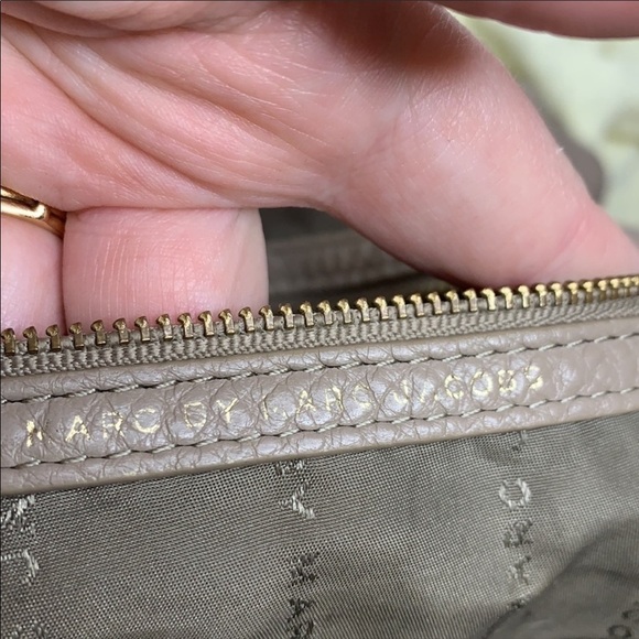 MARC BY MARC JACOBS TOO HOT TO HANDLE SHOPPER TOTE - Picture 10 of 10